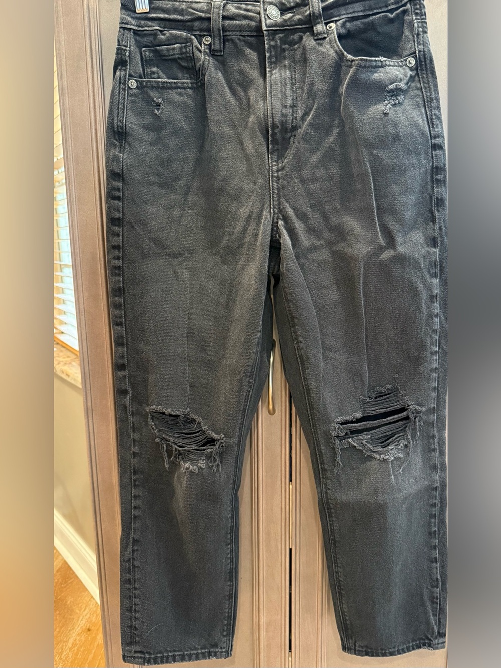 American Eagle 4 X-Short Mom Jean Black with Comfort Stretch Waistband